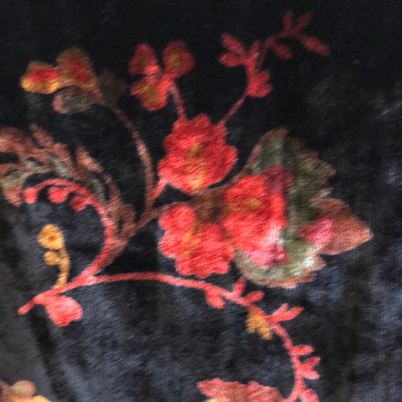 LOFT FLORAL VELVET TOP - Picture 3 of 5